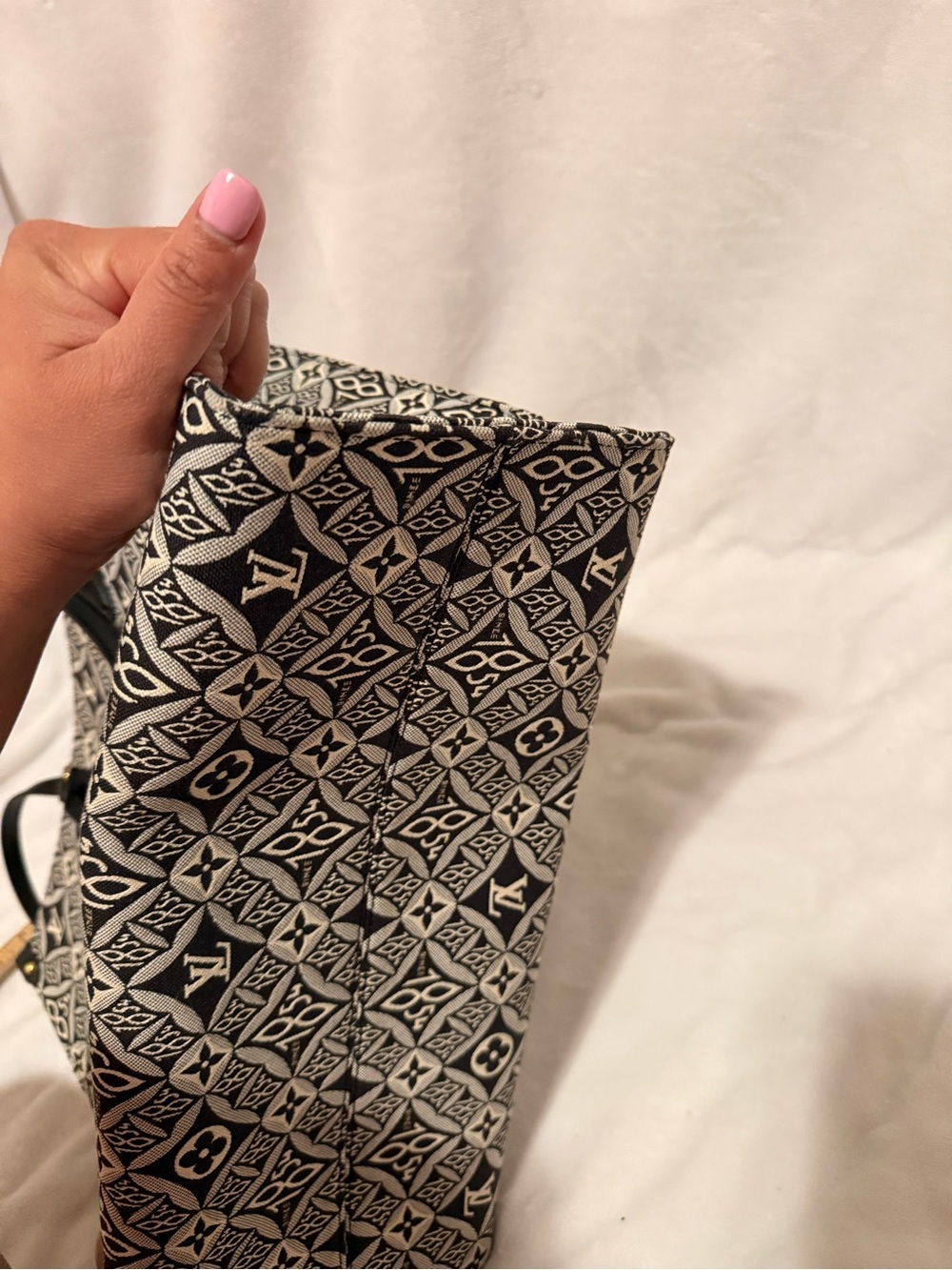 Limited Edition Louis Vuitton OTG GM Tote “Since 1854” Collection With Microchip - Picture 8 of 16